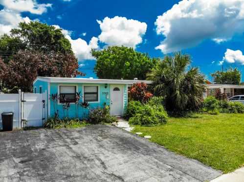 3763 Florida Blvd, West Palm Beach, FL 33410-2213