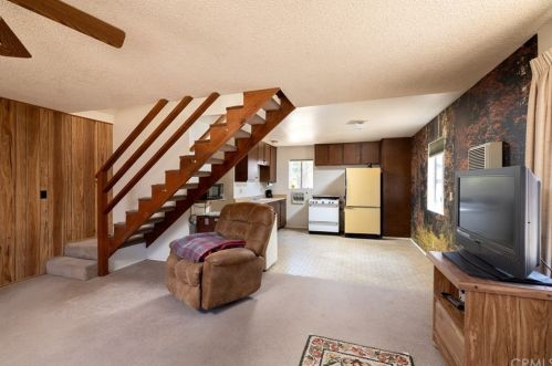 236 Whipple Dr, Big Bear City CA  92314-9163 exterior