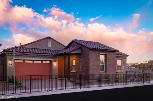 210 Azalea Dr, Chandler, AZ 85286-3901