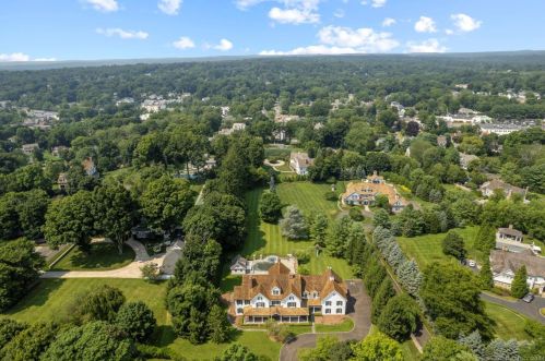 1 Flower Farm Ln, Westport, CT 06880-5536