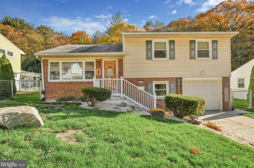 140 Sanderson St, Primrose, PA 17901-1758