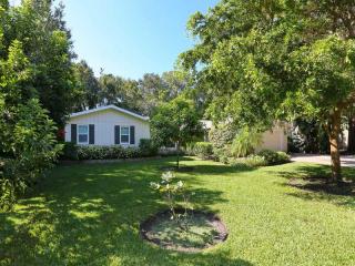 1756 Bahia Vista St, Sarasota, FL 34239-2111