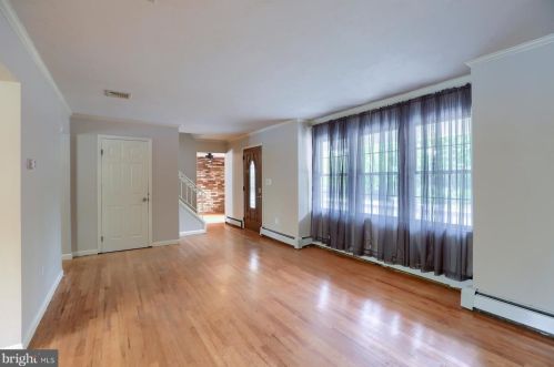 106 Forest Dr, Camp Hill, PA 17011-8304