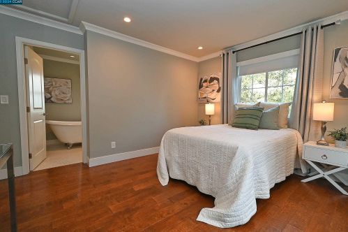 122 El Toyonal, Orinda CA  94563-2133 exterior