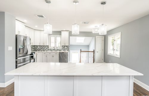 2508 Harbor Ln, North Bellmore, NY 11710-5118