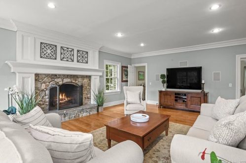882 Silvermine Rd, New Canaan CT  06840-4332 exterior