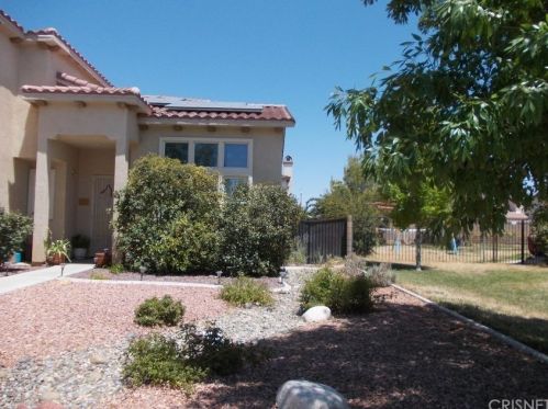 44042 Sierra Vista Dr, Lancaster, CA 93536-6204