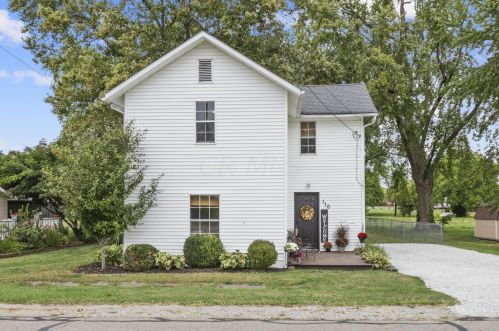 110 2nd St, Hebron, OH 43025-7018
