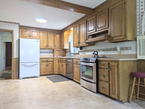 259 Scantic Rd, East Windsor, CT 06088-9755