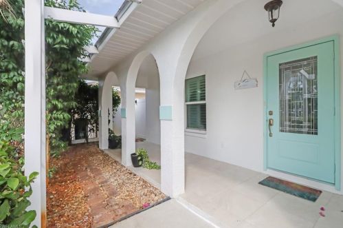 541 110th Ave, Naples FL  34108-1815 exterior