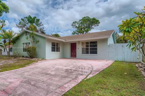 2346 Caroma Ln, West Palm Beach, FL 33415-7318