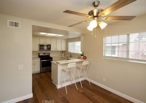 73 Woodleaf, Irvine CA  92614-7081 exterior