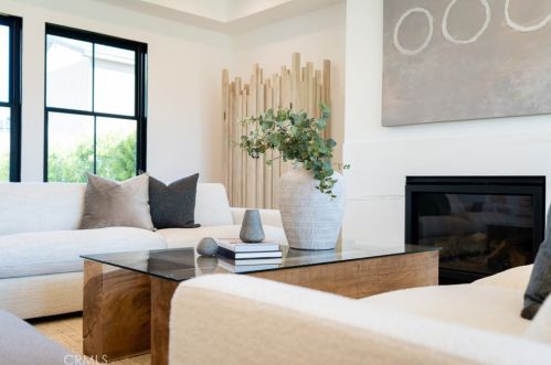 430 Tustin Ave, Newport Beach, CA 92663-4819