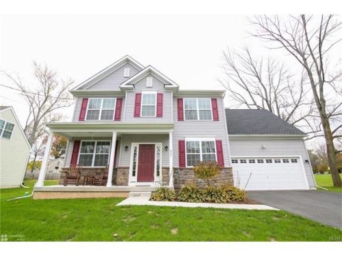 832 Oxford St, Coopersburg, PA 18036-1425