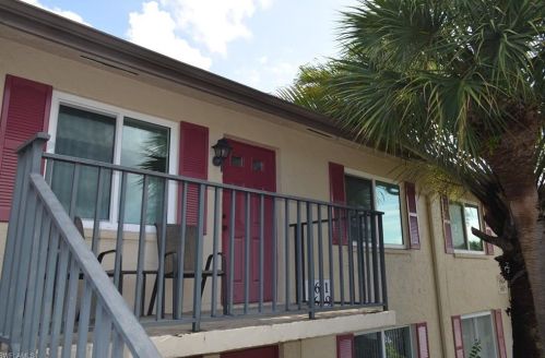 3611 Arctic Cir, Naples, FL 34112-5007