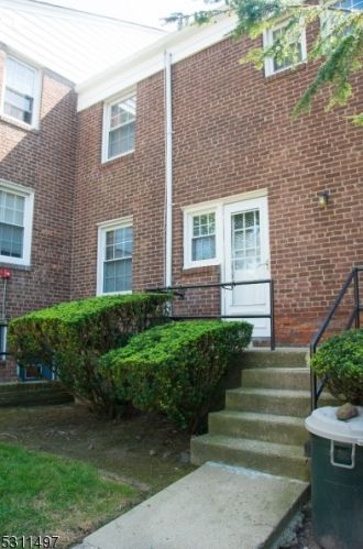 17 Elmwood Ter, Elmwood Park NJ  07407-1729 exterior
