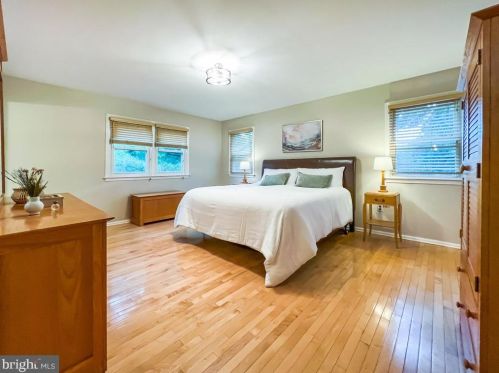 1344 Buford Dr, Yardley PA 19067-4342 exterior