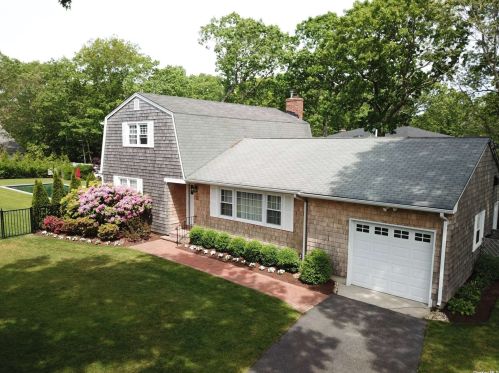 22 Head Of Lots Rd, East Quogue, NY 11942-4723