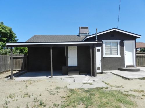 1340 Joseph St, Livingston CA  95334-1626 exterior