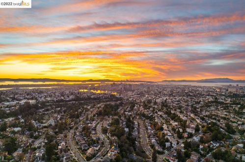 855 Glendome Cir, Oakland CA 94602-1413 exterior