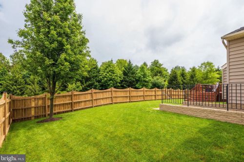 167 Alpine Dr, Leesburg VA 20175-6172 exterior