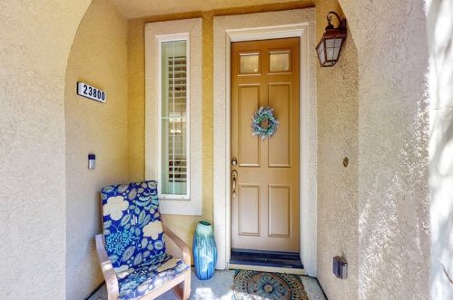 23800 Toscana Dr, Santa Clarita, CA 91354-3015