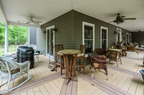 335 Veterans Hwy, Jackson Twp NJ  08527-2832 exterior