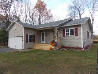 526 Jedware Cir, Hog Island, VT 05488-9449