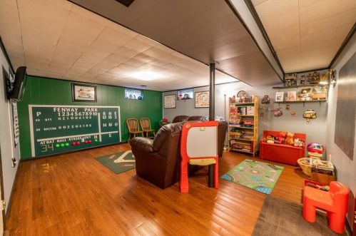 68 Brookside Ave, North Providence RI  02911-1538 exterior