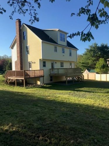 55 Pond St, Wrentham, MA 02093-1139