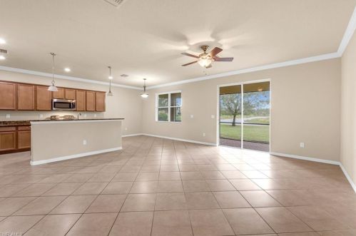 1994 Fairmont Ln, Naples, FL 34120-4571