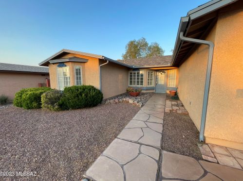 7781 Solomon Ave, Tucson, AZ 85747-5109