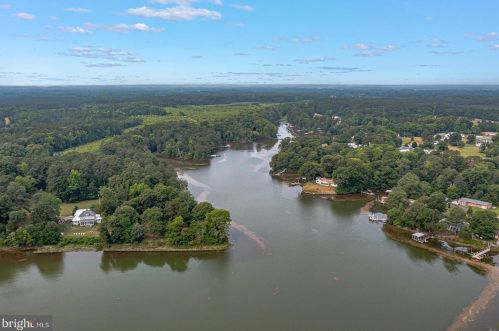 26 Mount Holly Ct, Montross VA  22520-4110 exterior