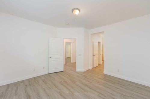 227 Calle Del Sol, Vista CA  92083-3624 exterior