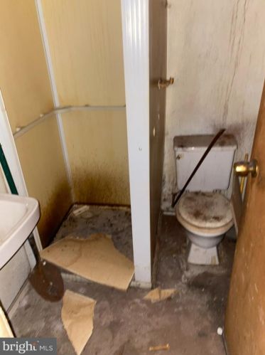 212 Perry St, Trenton NJ 08618-3925 exterior