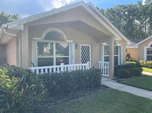 679 San Remo Cir, Fort Pierce, FL 34986-1724
