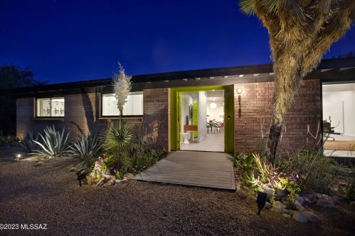 810 Camino De Fray Marcos, Tucson, AZ 85718-1914