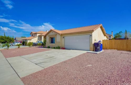 12769 Luna Rd, Victorville, CA 92392-6719