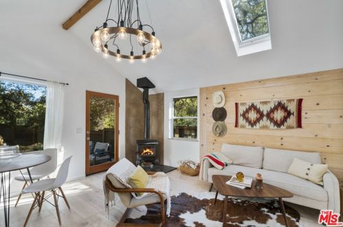 328 Topanga Canyon Blvd, Topanga CA  90290-3838 exterior