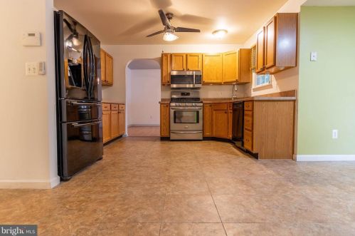 16 Bell Pl, Browns Mills, NJ 08015-2023