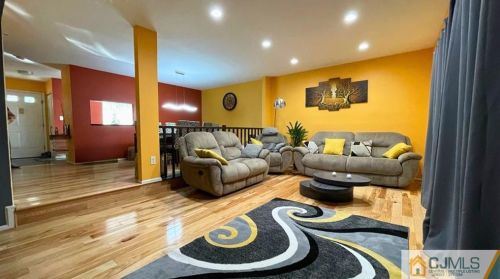 30 Morgan Pl, East Brunswick, NJ 08816-5003