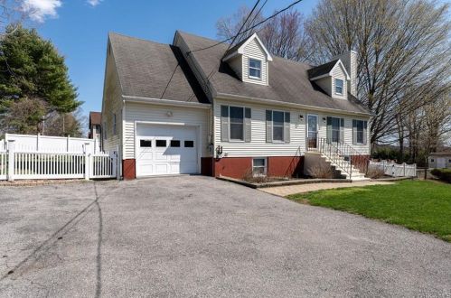 138 Hill St, Mahopac, NY 10541-2716