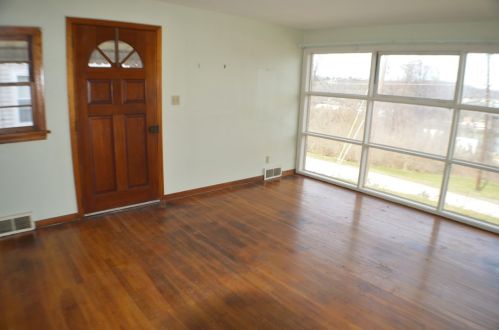 120 Phillips St, North Charleroi, PA 15022-1025