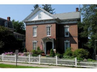 347 Union St, Burlington, VT 05401-4520