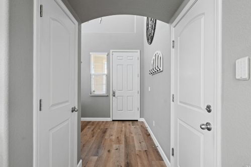 7018 Westminster Ct, Vacaville CA  95687-8254 exterior