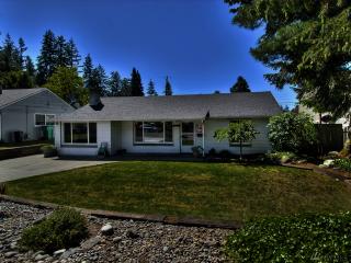 847 190th St, Seattle, WA 98155-2248