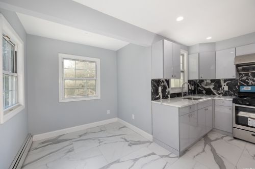 118 Collins Ave, Williston Park NY  11596-1612 exterior