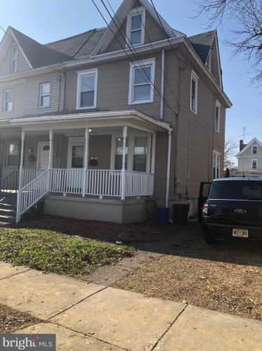 105 Cedar Ave, Camden, NJ 08107-2205