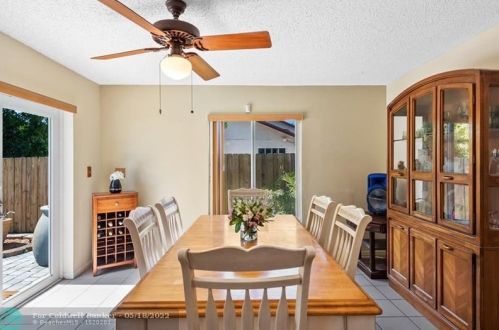 19621 58 Ave, Hialeah FL  33015-4909 exterior