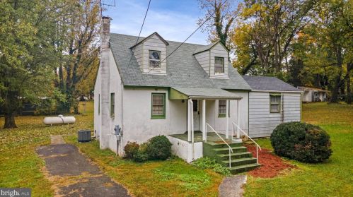 243 Maryland Ave, Hamilton, VA 20158-9715